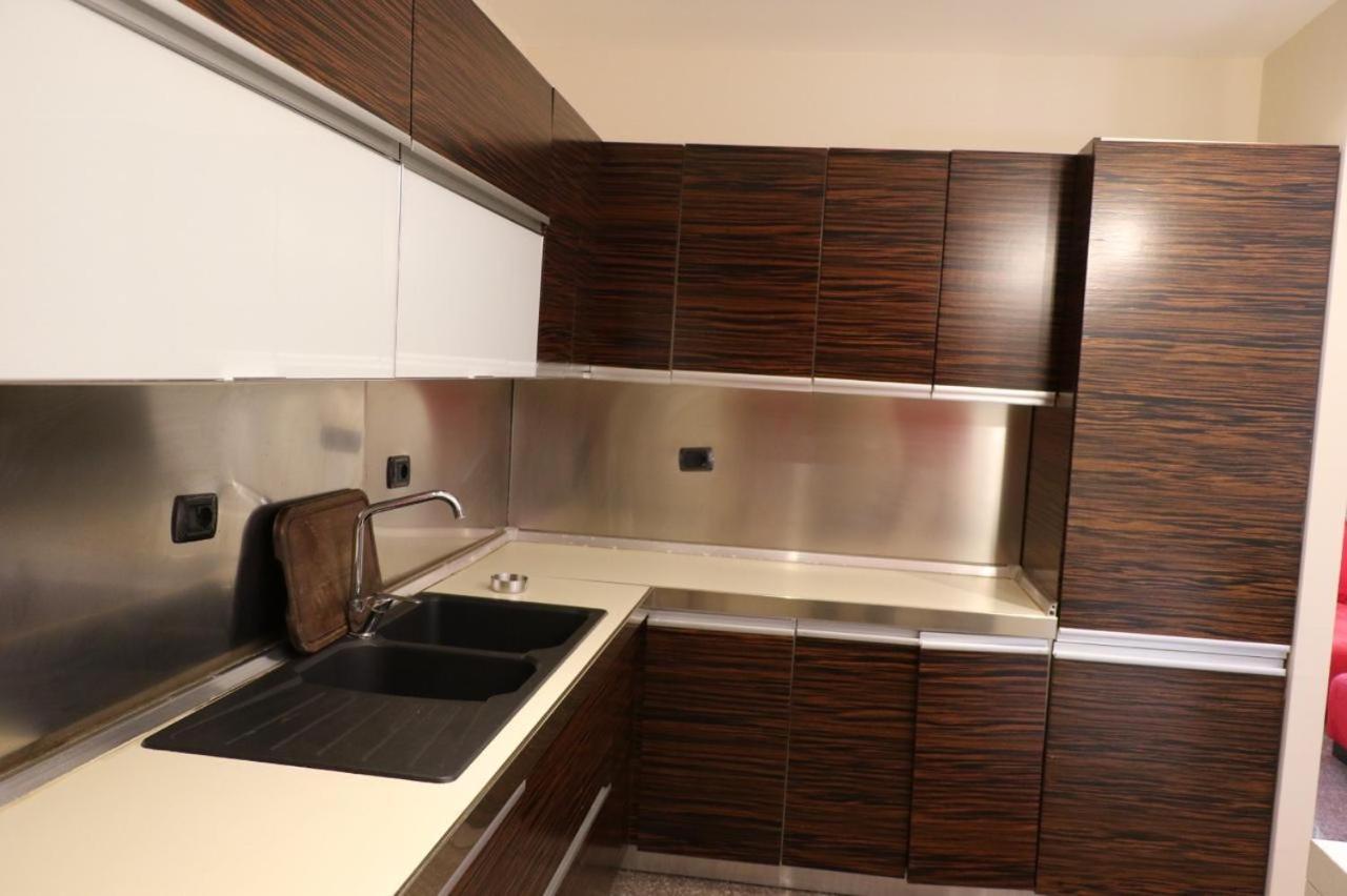 Twin Appartement Golem (Tirana)